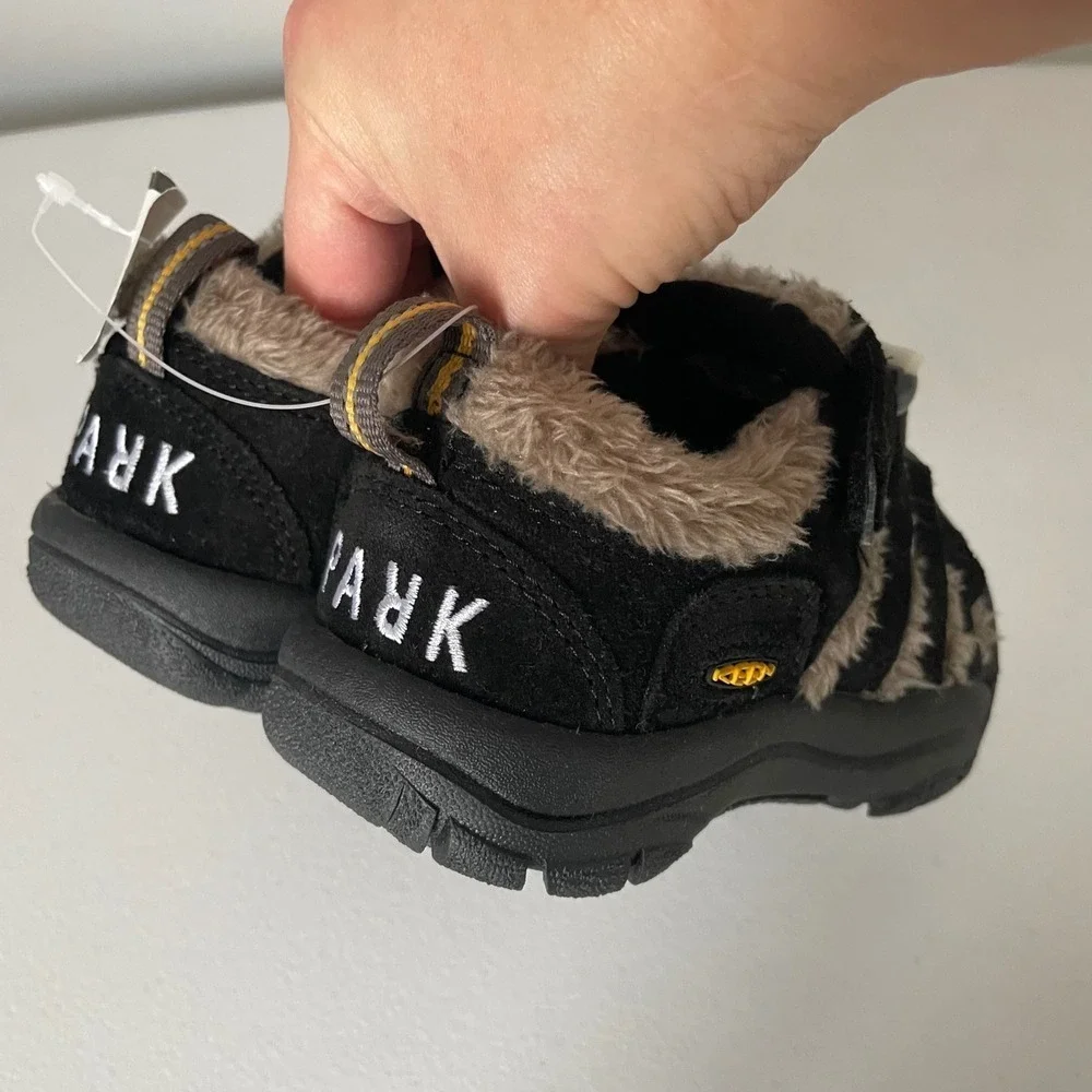 Keen cozy little